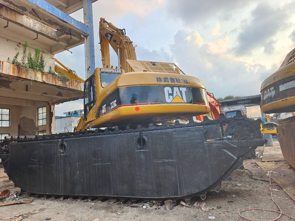 CAT 320 C - Excavatrice amphibie: photos 3 CAT 320 C - Excavatrice amphibie: photos 3