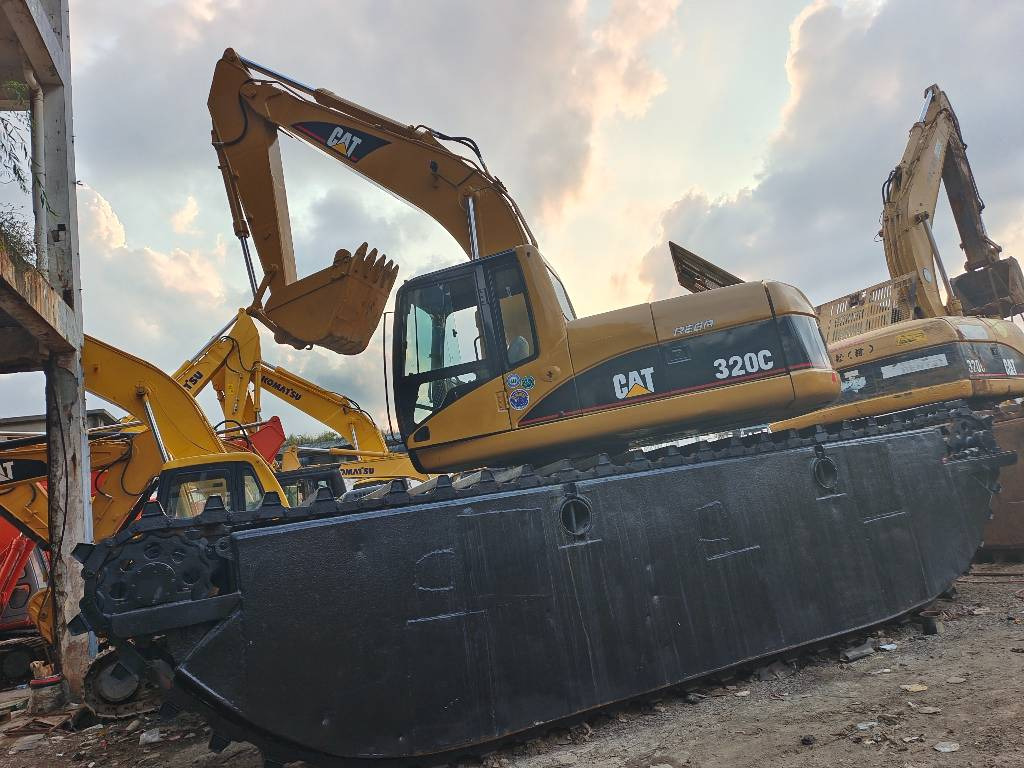 CAT 320 C - Excavatrice amphibie: photos 5 CAT 320 C - Excavatrice amphibie: photos 5