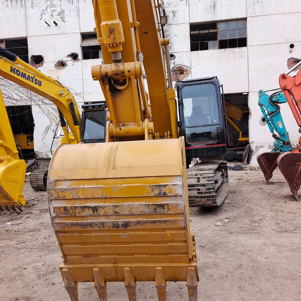 CAT 320 C L - Pelle sur chenille: photos 5 CAT 320 C L - Pelle sur chenille: photos 5
