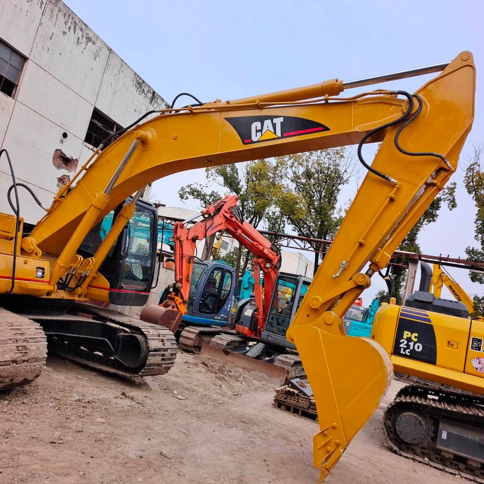 CAT 320 C L - Pelle sur chenille: photos 1 CAT 320 C L - Pelle sur chenille: photos 1