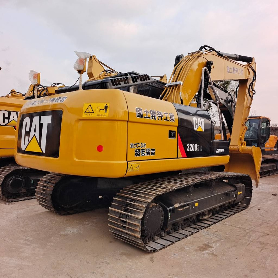 CAT 320 D - Pelle sur chenille: photos 1 CAT 320 D - Pelle sur chenille: photos 1