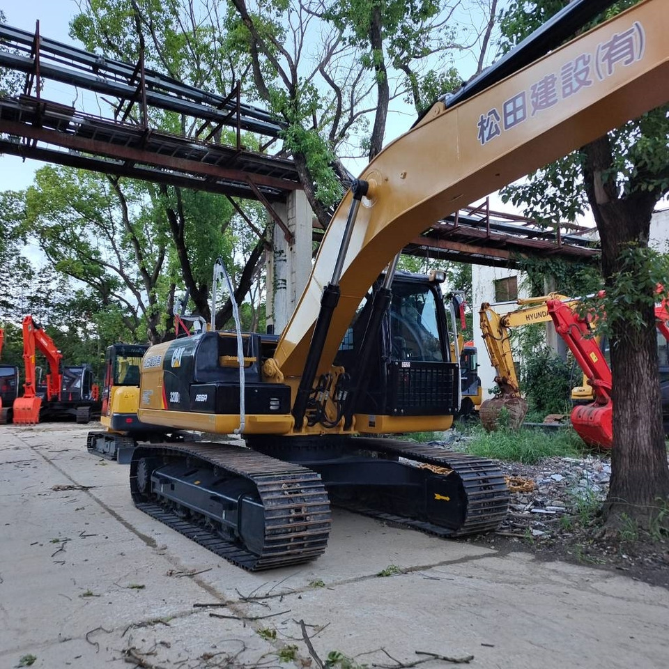 CAT 320 D - Pelle sur chenille: photos 4 CAT 320 D - Pelle sur chenille: photos 4