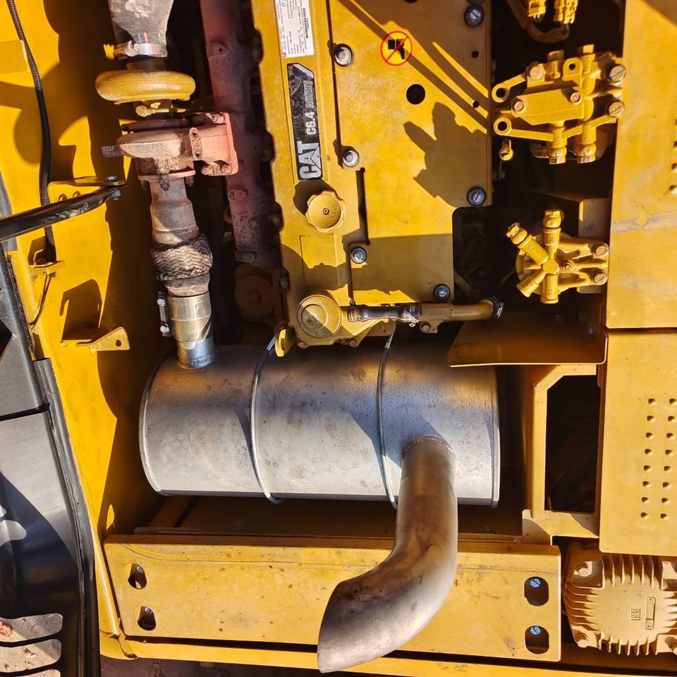 Pelle sur chenille CAT 320DL: photos 8 Pelle sur chenille CAT 320DL: photos 8