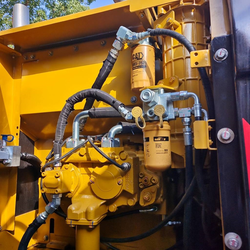 Pelle sur chenille CAT 320DL: photos 7 Pelle sur chenille CAT 320DL: photos 7