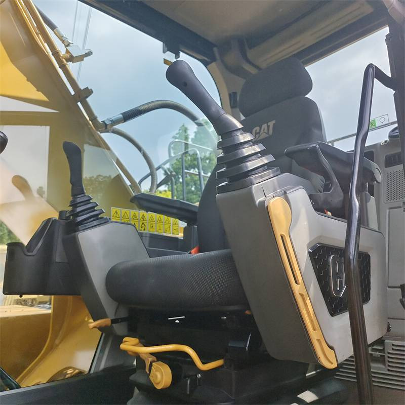Pelle sur chenille CAT 320GC: photos 19