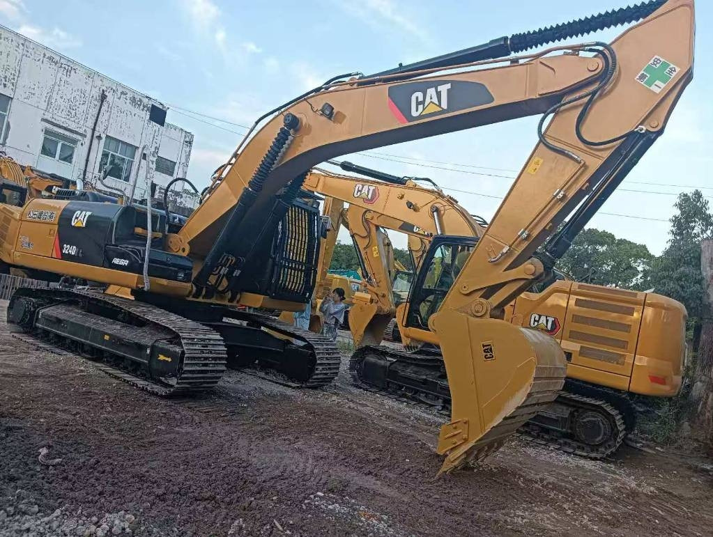 CAT 324 D L - Pelle sur chenille: photos 1 CAT 324 D L - Pelle sur chenille: photos 1