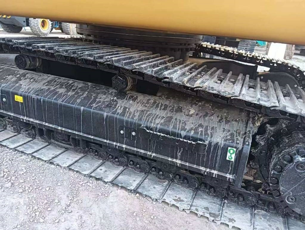 CAT 324 D L - Pelle sur chenille: photos 3 CAT 324 D L - Pelle sur chenille: photos 3