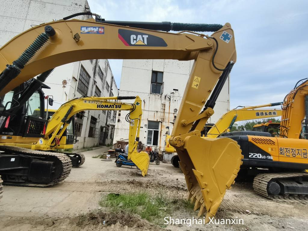 CAT 330 D2 L - Pelle sur chenille: photos 2 CAT 330 D2 L - Pelle sur chenille: photos 2