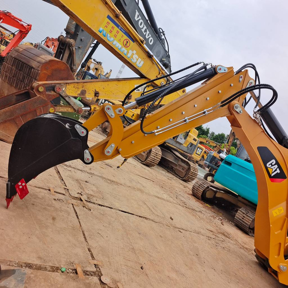 CAT 430 F 100% New - Tractopelle: photos 2 CAT 430 F 100% New - Tractopelle: photos 2