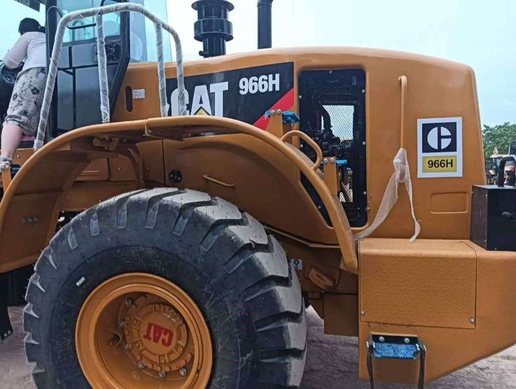 CAT 966 H - Chargeuse sur pneus: photos 4 CAT 966 H - Chargeuse sur pneus: photos 4