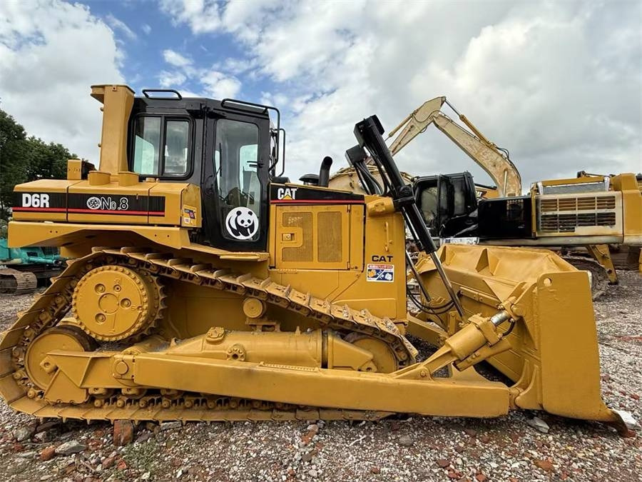 CAT D 6 R - Bulldozer: photos 1 CAT D 6 R - Bulldozer: photos 1