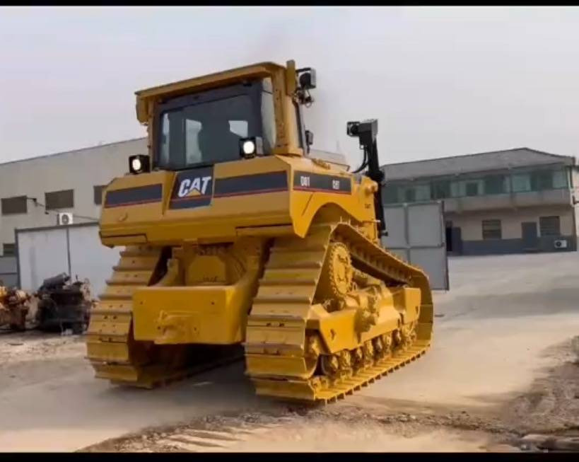 CAT D 8 T - Bulldozer: photos 1 CAT D 8 T - Bulldozer: photos 1