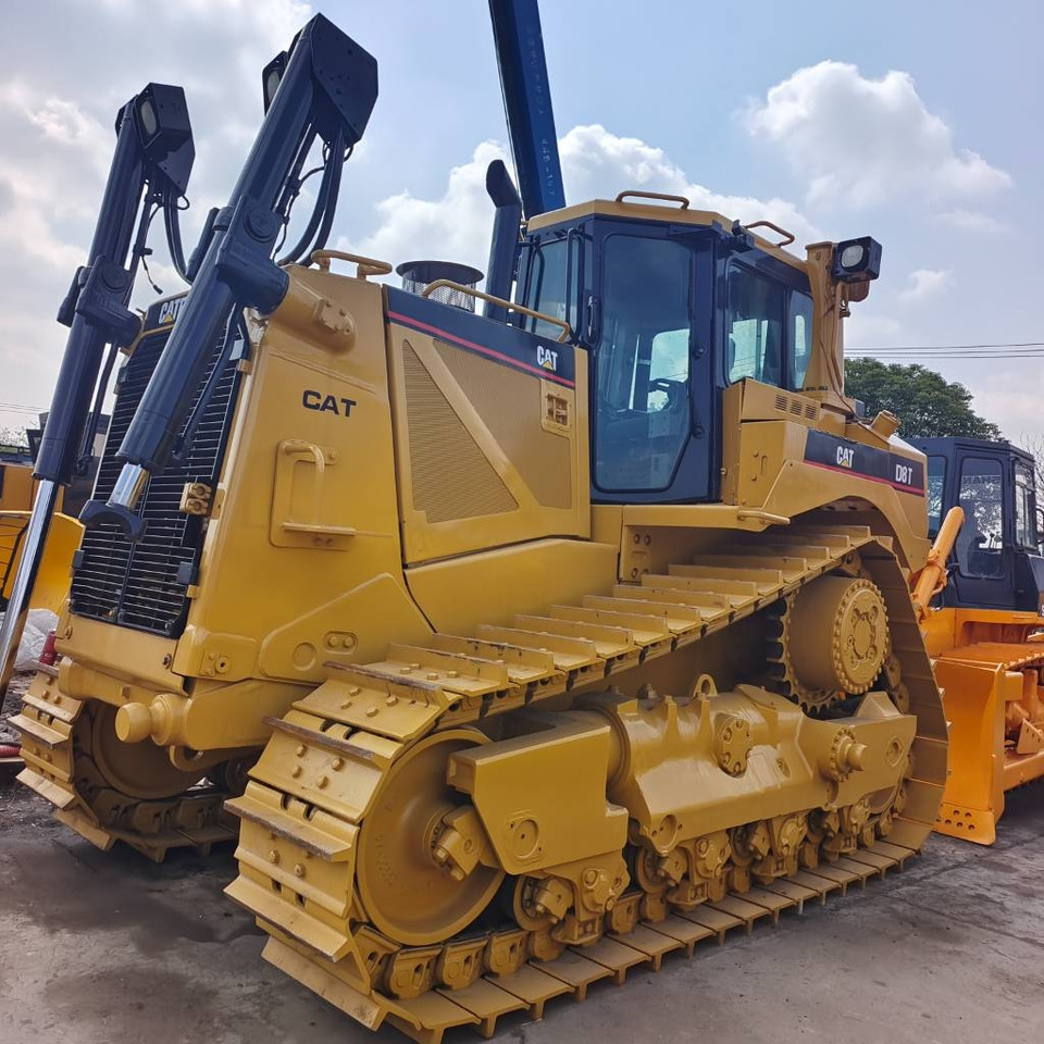 CAT D 8 T - Bulldozer: photos 1 CAT D 8 T - Bulldozer: photos 1