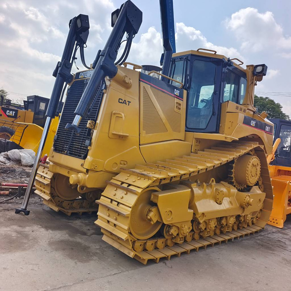 CAT D 8 T - Bulldozer: photos 1 CAT D 8 T - Bulldozer: photos 1