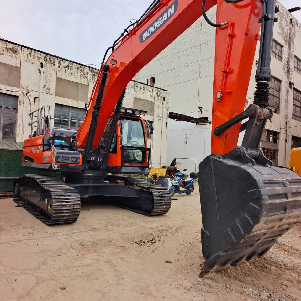 Doosan DX 300 - Pelle sur chenille: photos 5 Doosan DX 300 - Pelle sur chenille: photos 5
