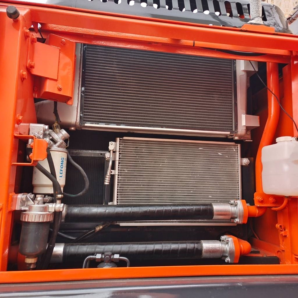 Doosan DX 300 - Pelle sur chenille: photos 4 Doosan DX 300 - Pelle sur chenille: photos 4