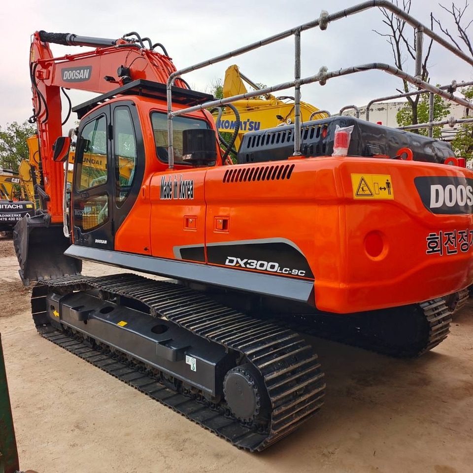 Doosan DX 300 - Pelle sur chenille: photos 1 Doosan DX 300 - Pelle sur chenille: photos 1