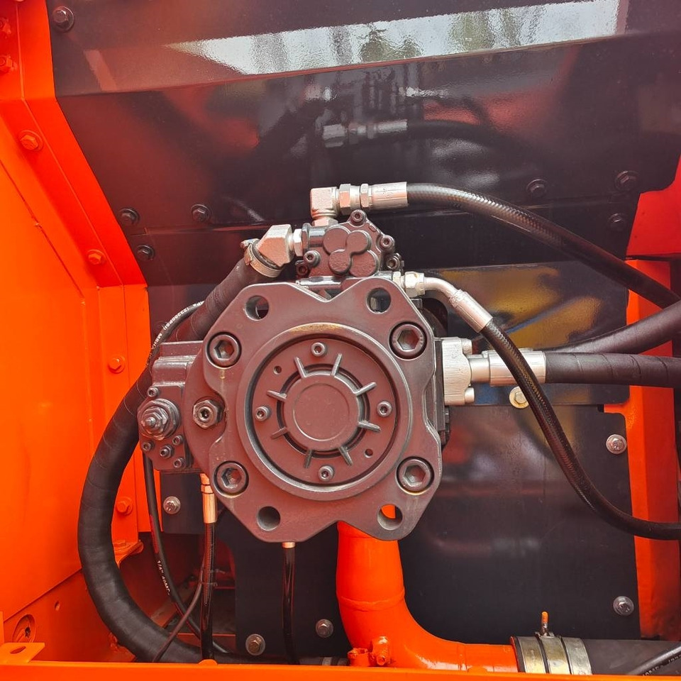 Doosan DX 300 - Pelle sur chenille: photos 4 Doosan DX 300 - Pelle sur chenille: photos 4