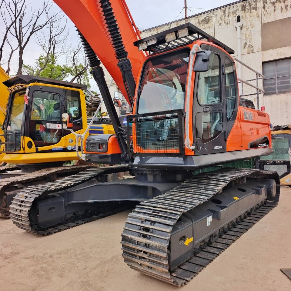 Doosan DX 300 - Pelle sur chenille: photos 2 Doosan DX 300 - Pelle sur chenille: photos 2