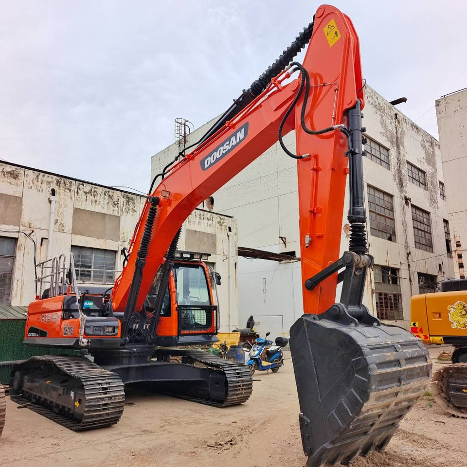 Doosan DX 300 - Pelle sur chenille: photos 1 Doosan DX 300 - Pelle sur chenille: photos 1