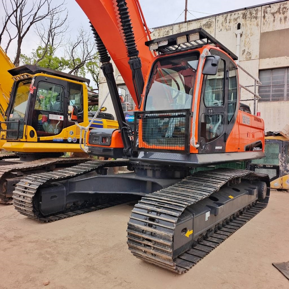 Doosan DX 300 - Pelle sur chenille: photos 3 Doosan DX 300 - Pelle sur chenille: photos 3