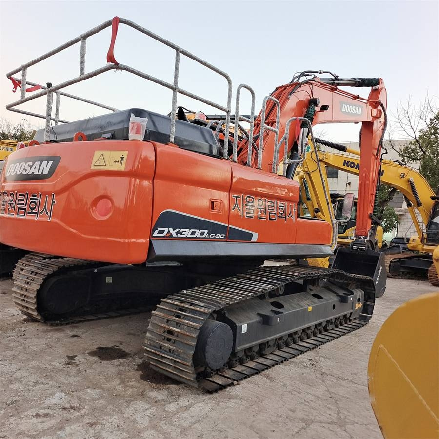 Doosan DX 300 LC - Pelle sur chenille: photos 1 Doosan DX 300 LC - Pelle sur chenille: photos 1