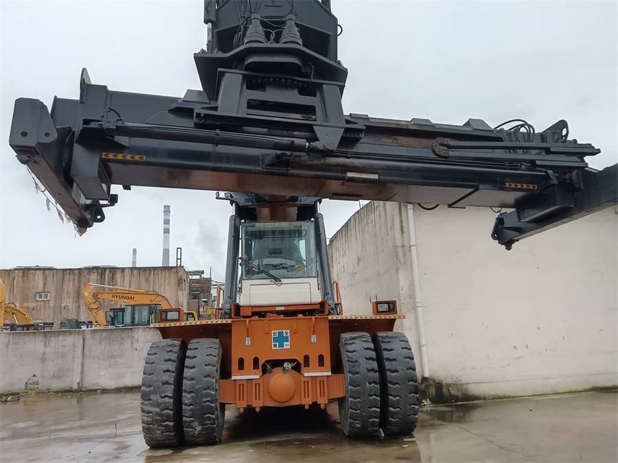 Ferrari 278 - Reach stacker: photos 4 Ferrari 278 - Reach stacker: photos 4