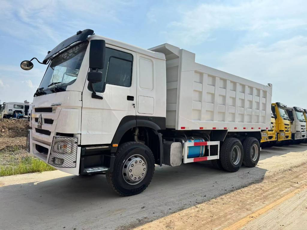 Howo 371 6X4 - Camion benne: photos 2 Howo 371 6X4 - Camion benne: photos 2