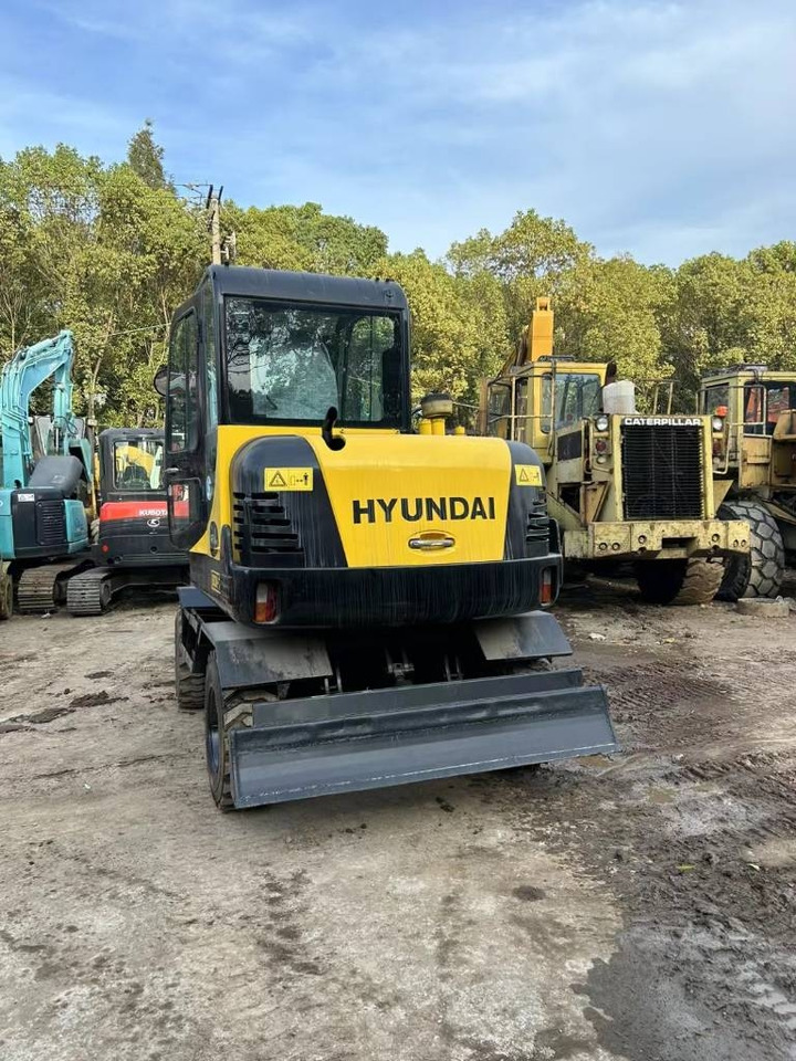 Hyundai 100% new Hyundai HW 60 ECO - Pelle sur pneus: photos 1 Hyundai 100% new Hyundai HW 60 ECO - Pelle sur pneus: photos 1