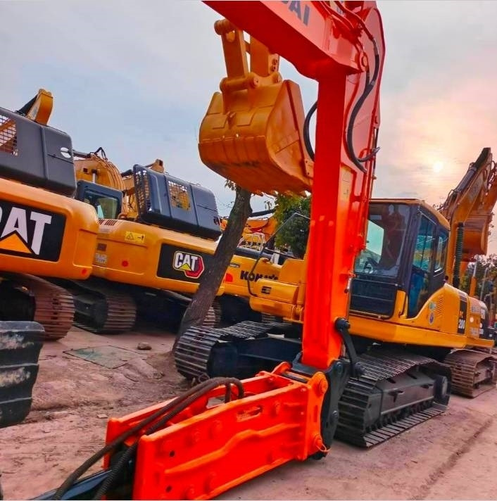 Hyundai 210 W-9 - Pelle sur pneus: photos 5 Hyundai 210 W-9 - Pelle sur pneus: photos 5