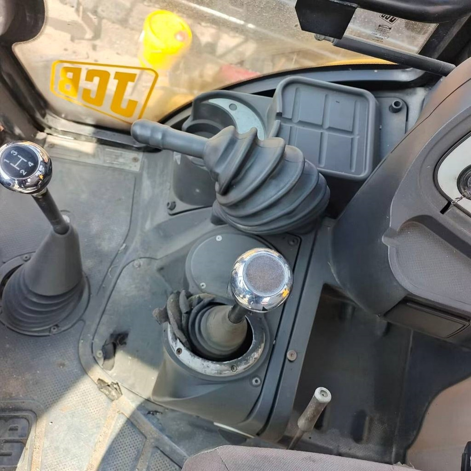 JCB 3 CX - Tractopelle: photos 3 JCB 3 CX - Tractopelle: photos 3