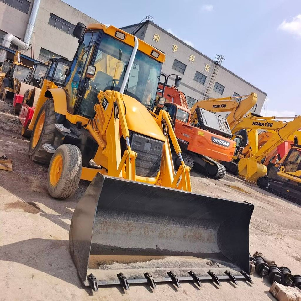 JCB 3 CX - Tractopelle: photos 1 JCB 3 CX - Tractopelle: photos 1