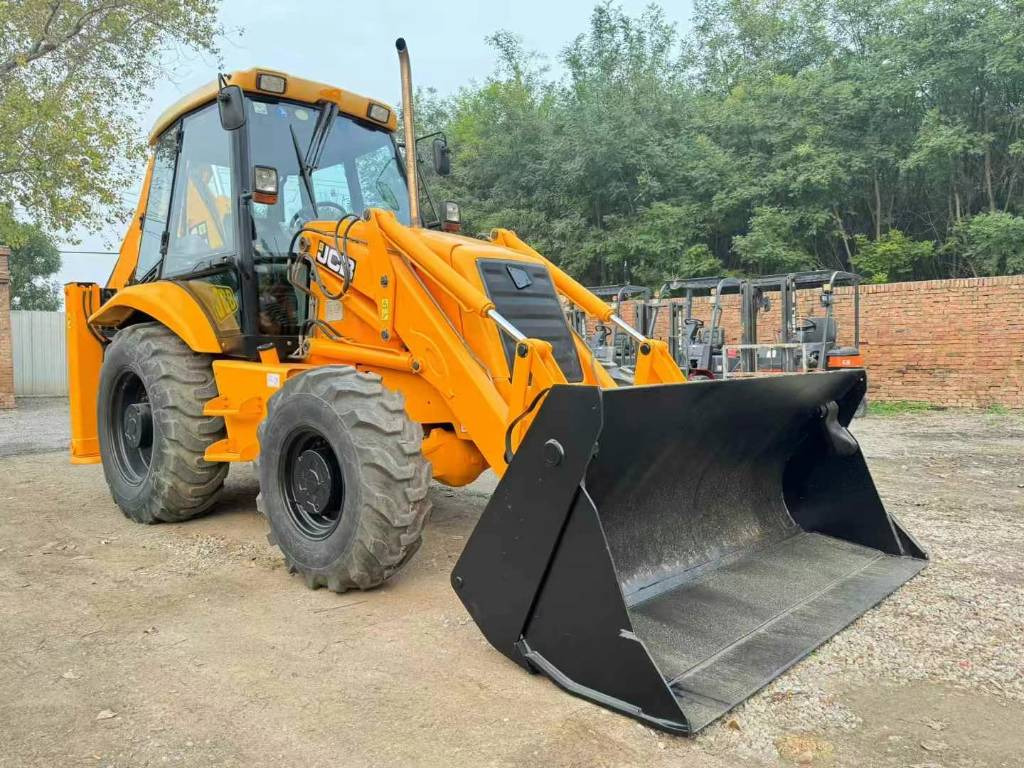 JCB 3 CX - Tractopelle: photos 1 JCB 3 CX - Tractopelle: photos 1