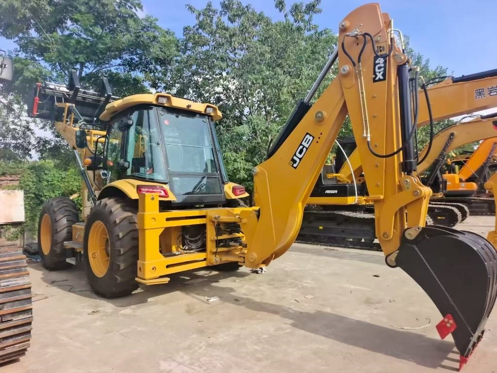 Tractopelle neuf JCB 4 CX: photos 11 Tractopelle neuf JCB 4 CX: photos 11