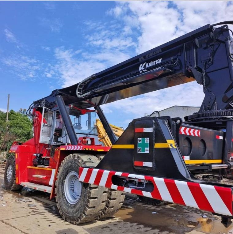 Kalmar DRF 450 - Reach stacker: photos 4 Kalmar DRF 450 - Reach stacker: photos 4