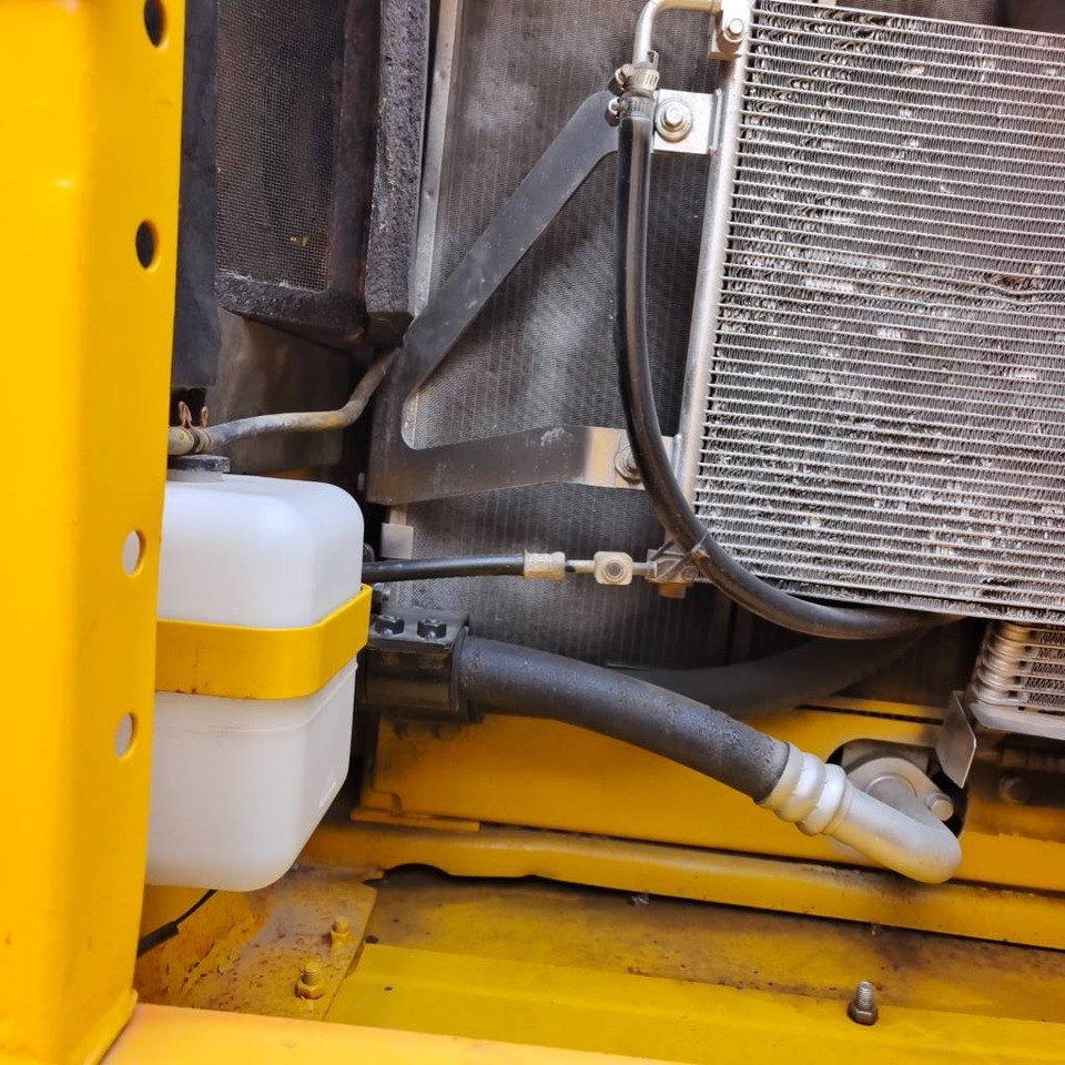 Komatsu PC 200-8 - Pelle sur chenille: photos 5 Komatsu PC 200-8 - Pelle sur chenille: photos 5