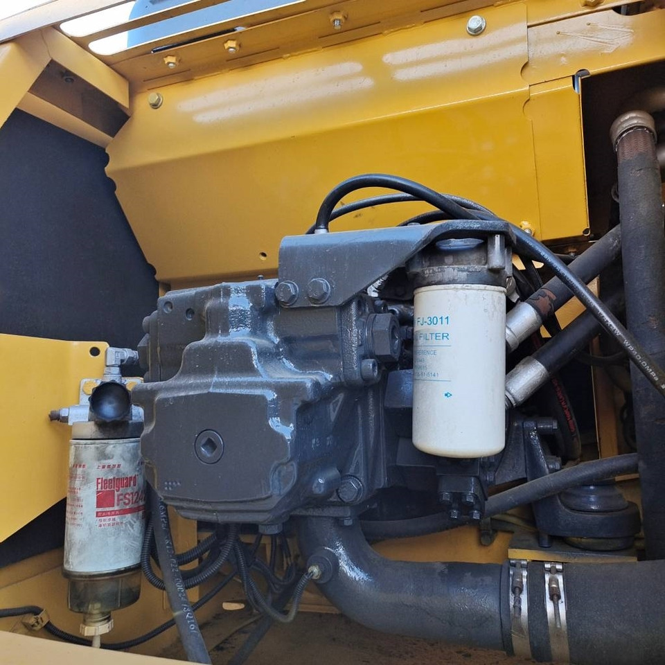 Komatsu PC 200-8 - Pelle sur chenille: photos 3 Komatsu PC 200-8 - Pelle sur chenille: photos 3