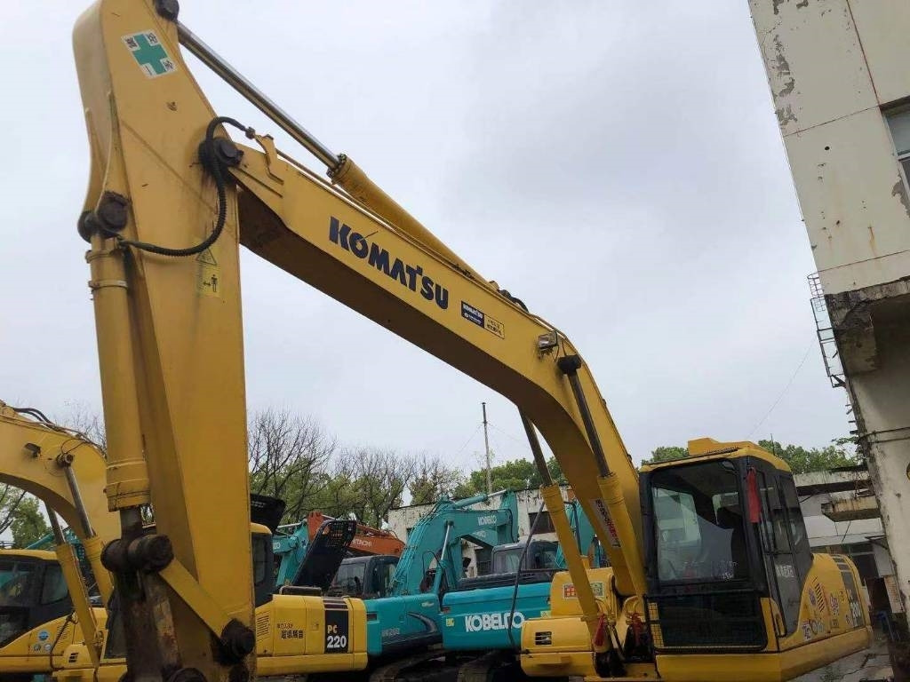 Komatsu PC 200 LC - Pelle sur chenille: photos 4 Komatsu PC 200 LC - Pelle sur chenille: photos 4