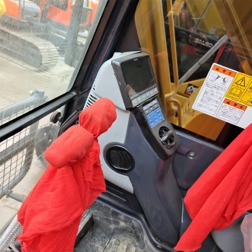 Pelle sur chenille Komatsu PC 210 LC: photos 11