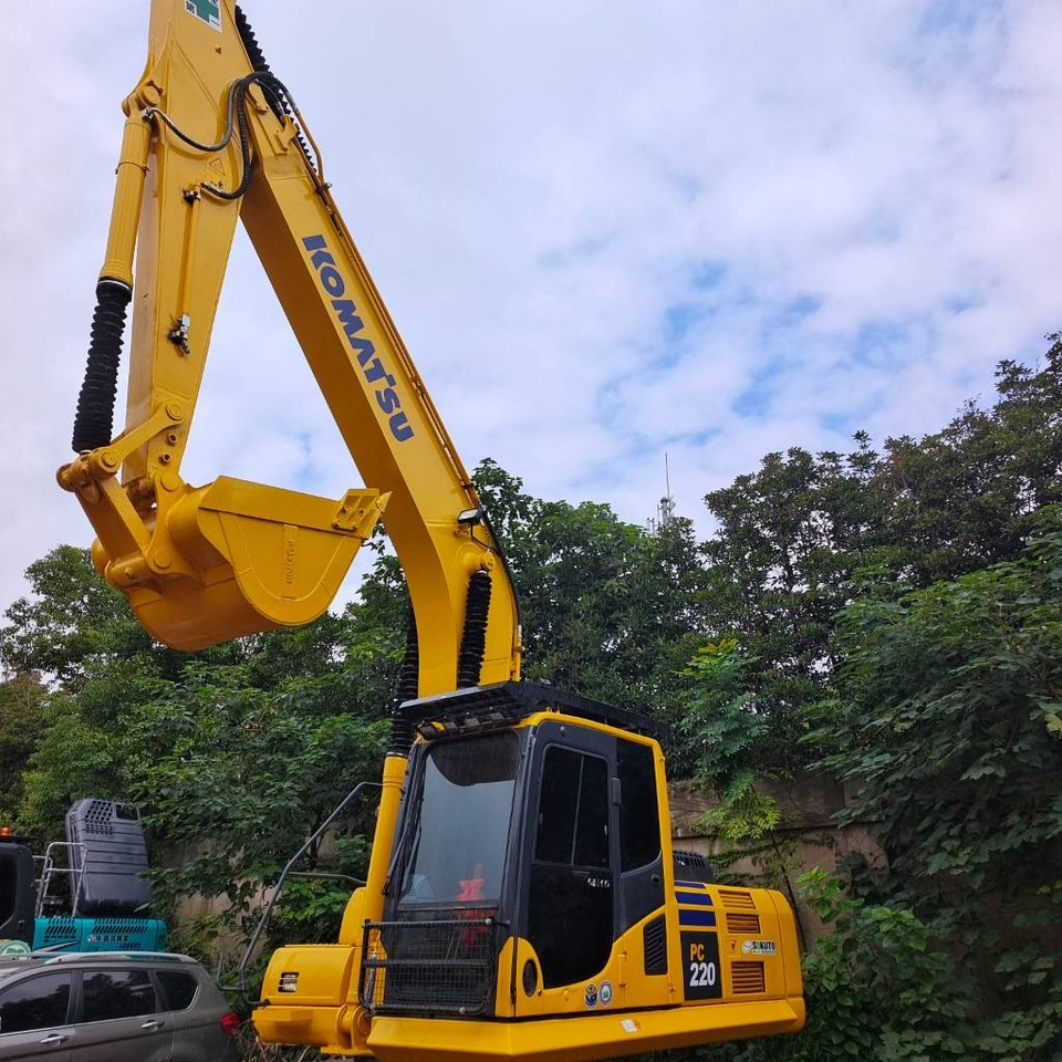 Komatsu PC 220 - Pelle sur chenille: photos 3 Komatsu PC 220 - Pelle sur chenille: photos 3