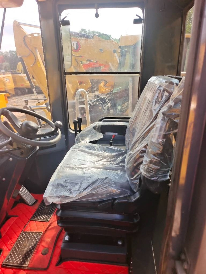 Komatsu WA 470-3 - Chargeuse sur pneus: photos 3 Komatsu WA 470-3 - Chargeuse sur pneus: photos 3