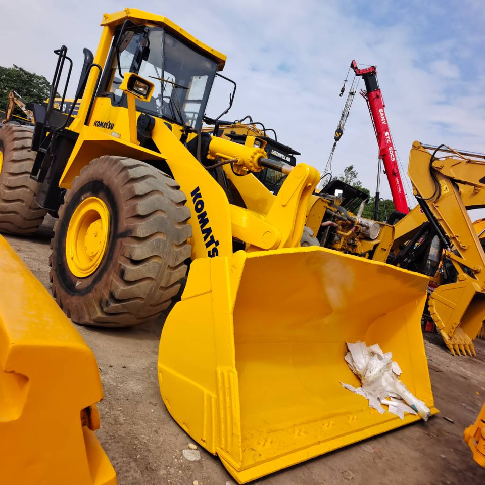 Komatsu WA 470-3 - Chargeuse sur pneus: photos 2 Komatsu WA 470-3 - Chargeuse sur pneus: photos 2