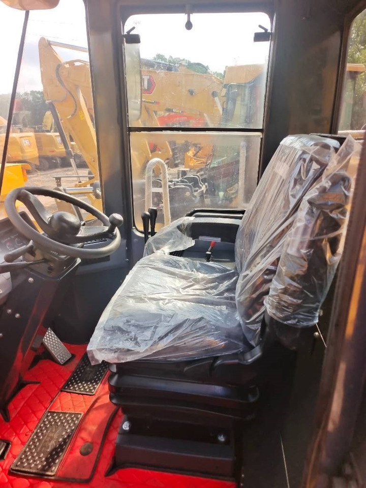 Komatsu WA 470-3 - Chargeuse sur pneus: photos 4 Komatsu WA 470-3 - Chargeuse sur pneus: photos 4