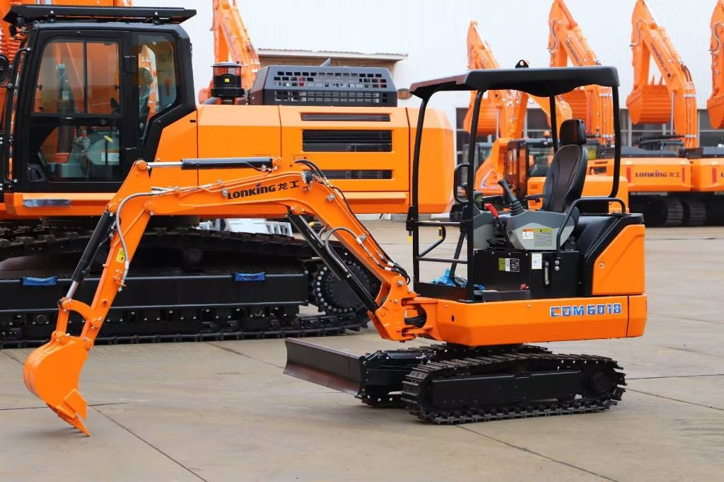 Lonking LG 6018 BRAND NEW MACHINE - Pelle sur chenille: photos 1 Lonking LG 6018 BRAND NEW MACHINE - Pelle sur chenille: photos 1