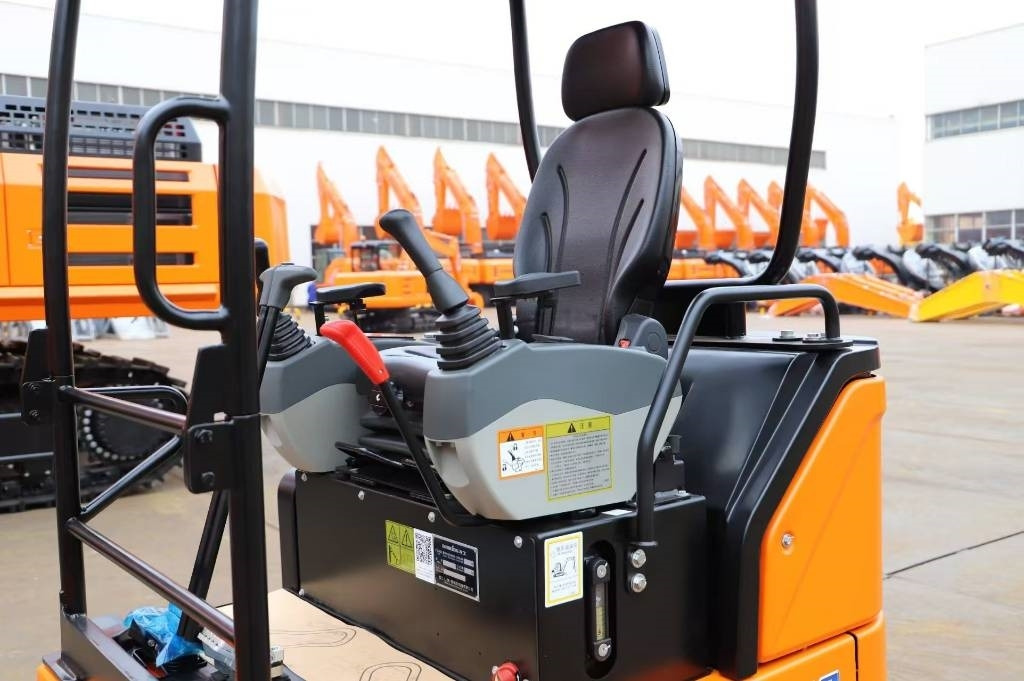 Lonking LG 6018 BRAND NEW MACHINE - Pelle sur chenille: photos 5 Lonking LG 6018 BRAND NEW MACHINE - Pelle sur chenille: photos 5