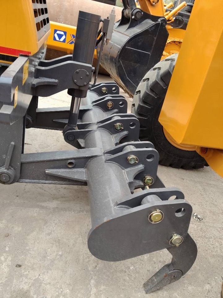 XCMG GR 2153 - Niveleuse: photos 4 XCMG GR 2153 - Niveleuse: photos 4