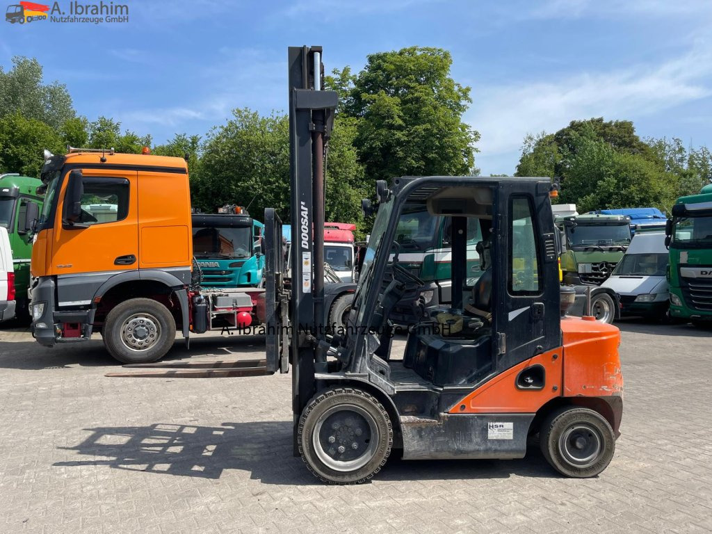 Chariot élévateur diesel Doosan D30S-7 3000 kg Tragkraft Guter Zustand: photos 8