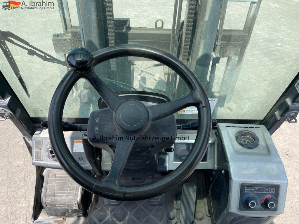 Doosan D30S-7 3000 kg Tragkraft Guter Zustand - Chariot élévateur diesel: photos 4 Doosan D30S-7 3000 kg Tragkraft Guter Zustand - Chariot élévateur diesel: photos 4