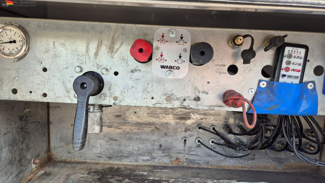 Kraker CF-200 Cargo-Floor Boden, Liftachse, SAF Achsen - Semi-remorque à fond mouvant: photos 5 Kraker CF-200 Cargo-Floor Boden, Liftachse, SAF Achsen - Semi-remorque à fond mouvant: photos 5