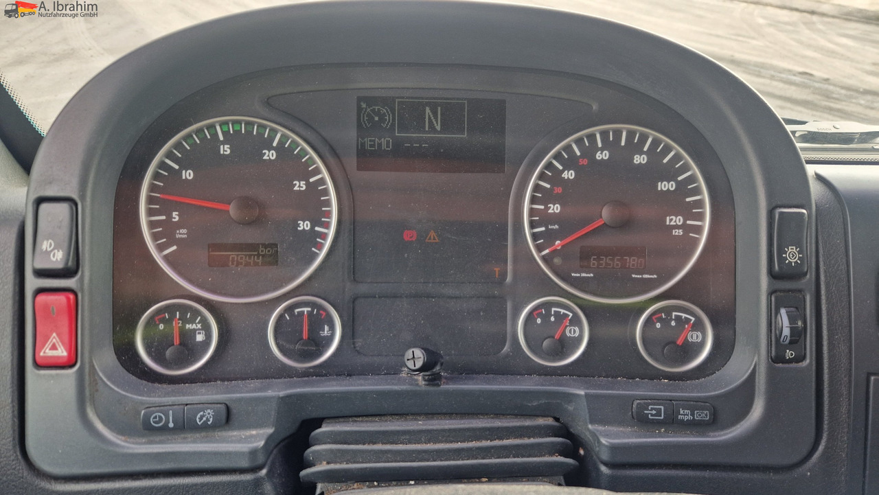 Camion frigorifique MAN 8.180 Thermokingkühlung - 30 ° sauber, 3. Gang kratzt, voll fahrbereit: photos 15 Camion frigorifique MAN 8.180 Thermokingkühlung - 30 ° sauber, 3. Gang kratzt, voll fahrbereit: photos 15